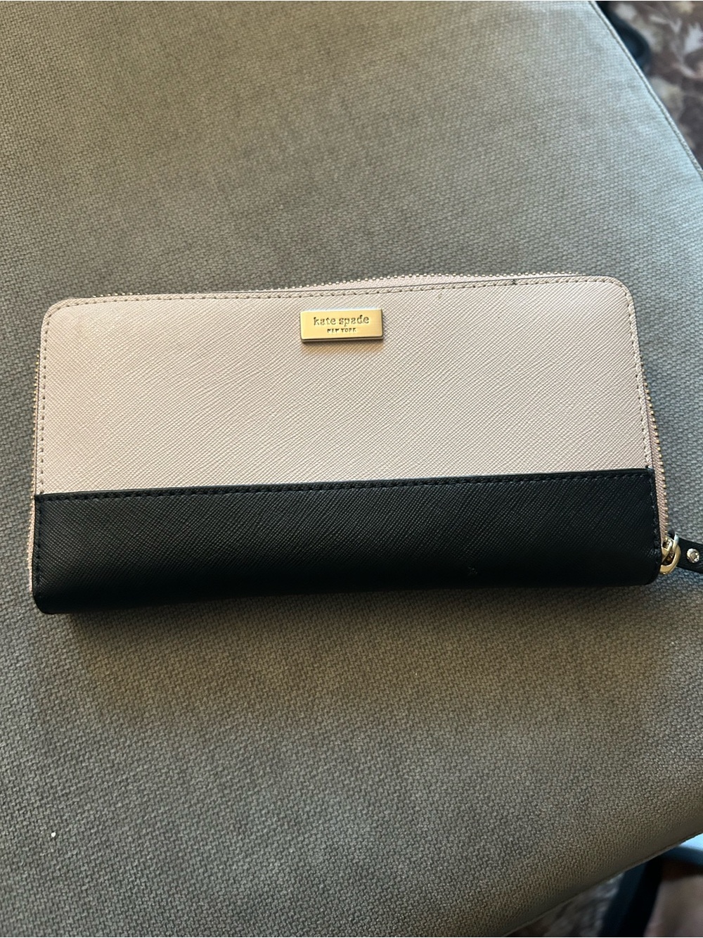 kate spade Two-Tone Zip Around Wallet in Black and Cream